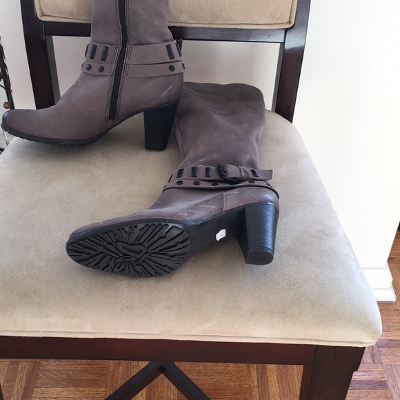 Brand new warm Winter boots - - Picture 4 of 4